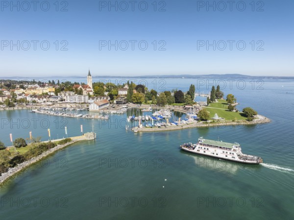 Harbour area, ferry port, marina, marina of Romanshorn with Seepark and the incoming ferry MF