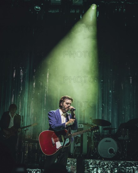 Ben Schneider, singer of Lord Huron live at the Tempodrom Berlin on 08.09.2025