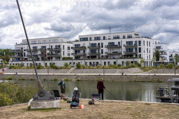 New Graf Bismarck urban quarter on the Rhine-Herne Canal, residential and commercial development on