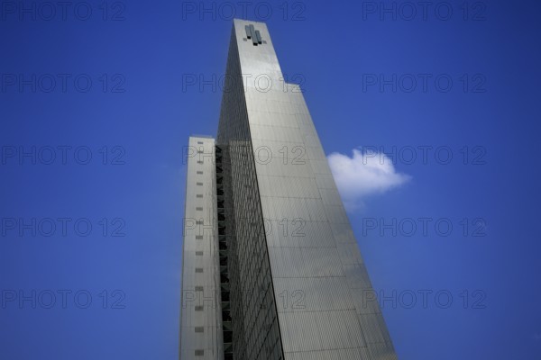 Dreischeibenhaus, Dreischeibenhochhaus, architect Helmut Hentrich, 94 metre high office and