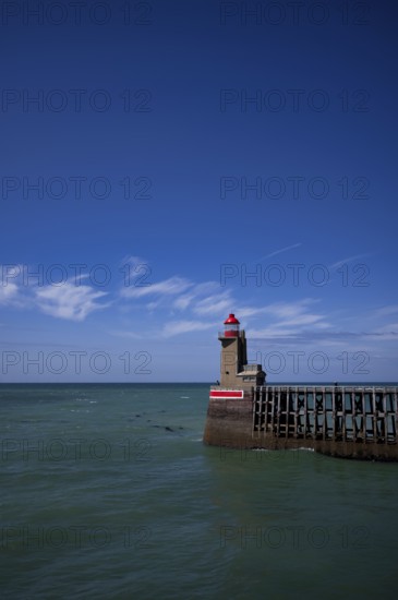 Sea, lighthouse Feu de la jetée Sud, lighthouse, red, harbour entrance, pier, Fécamp, Normandy,