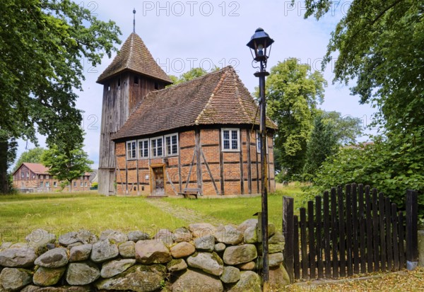 The village church of Karrenzin is a half-timbered church dating from 1721. The boarded tower on