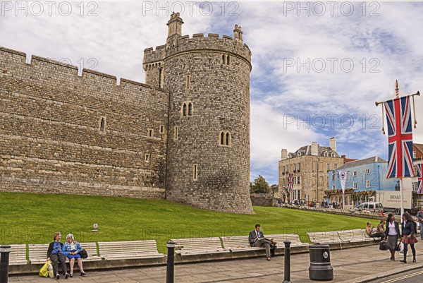 Windsor Castle is located in the English town of Windsor in the south of England in the county of
