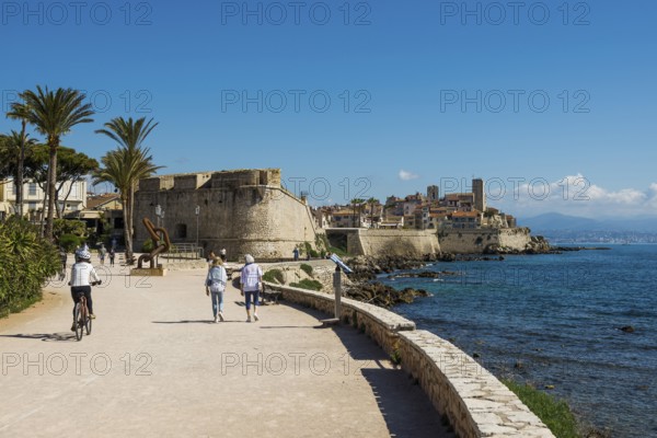 Picturesque town by the sea, Antibes, Provence Alpes Côte d'Azur, South of France, France