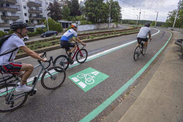 New cycle lane between Stuttgart and Degerloch. A 600 metre cycle lane has been created in the