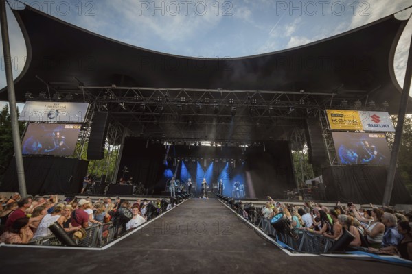 Overview during the concert of the Prinzen at the Berliner Rundfunk 91.4 Open Air in the Berlin