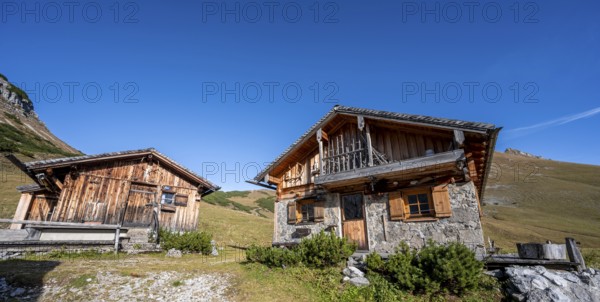 Alpine huts of the Lalidersalm Hochleger, mountain landscape, Rißtal in the Eng, Karwendel, Tyrol,