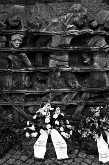 Bittermark memorial, memorial site, detail with wreath of flowers for the memorial service on Good