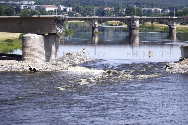Demolition of the partially collapsed Carola Bridge, condition on 21 June 2025, Dresden, Saxony,