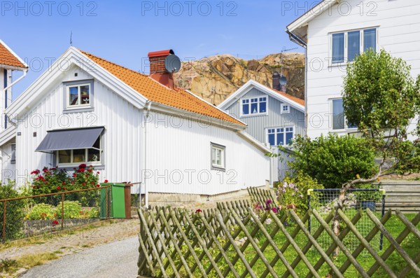 Structures of residential architecture with settlement character in the city centre of Lysekil,