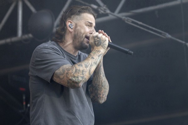 M. Shadows, (Matthew Charles Sanders), singer, frontman, Avenged Sevenfold, progressive metal band,