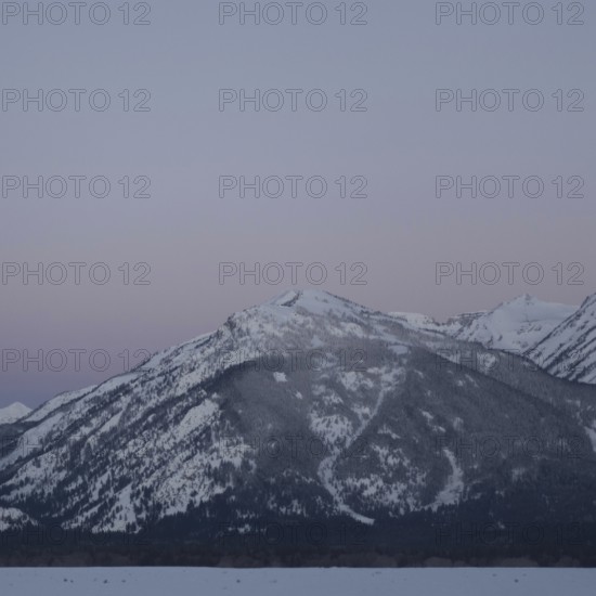 In the freezing cold night... Rocky Mountains (Wyoming), shortly in front of dawn, view of the