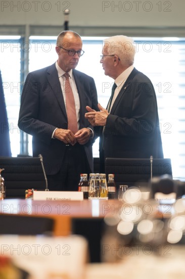 Friedrich Merz (CDU, Federal Chancellor) and Winfried Kretschmann (Bündnis90/Die Grünen, Minister