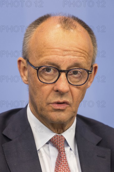 Federal Chancellor Merz (CDU, Federal Chancellor) during a press conference after the consultation