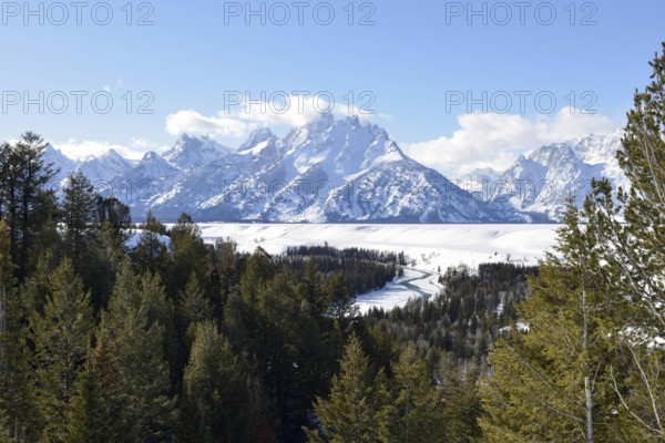 View over the Snake River... Teton Range (Rocky Mountains), impressive landscape, a river valley,