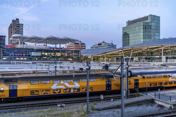 The central station Utrecht Centraal, at the shopping centre Hoog Catharijne and station concourse,