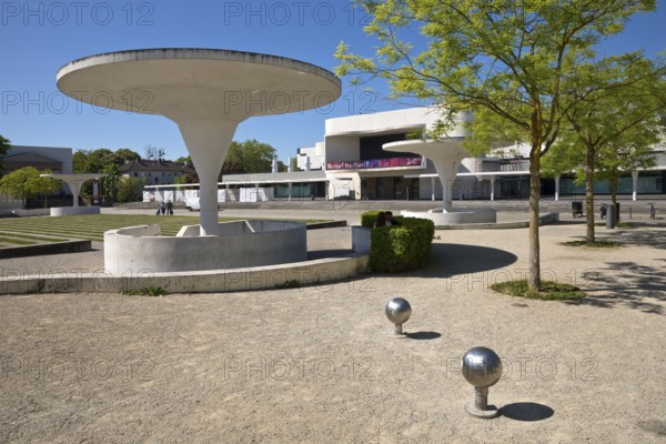 Georg-Büchner-Platz with white concrete mushrooms and the State Theatre, public square, Darmstadt,