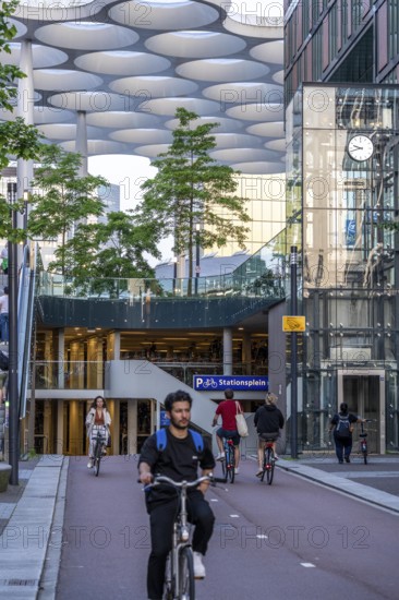 Entrance and exit to the central bicycle car park at Stationsplein, the largest bicycle car park in
