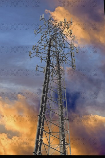 Senbdemast with evening sky, New Jersey, USA