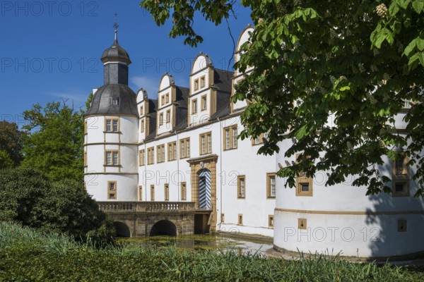 Neuhaus Castle, moated castle, prince-bishop's residence, Weser Renaissance, Paderborn, Westphalia,