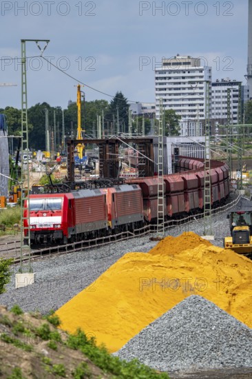 Reconstruction, extension of the Emmerich-Oberhausen railway line, three tracks, including 47 new
