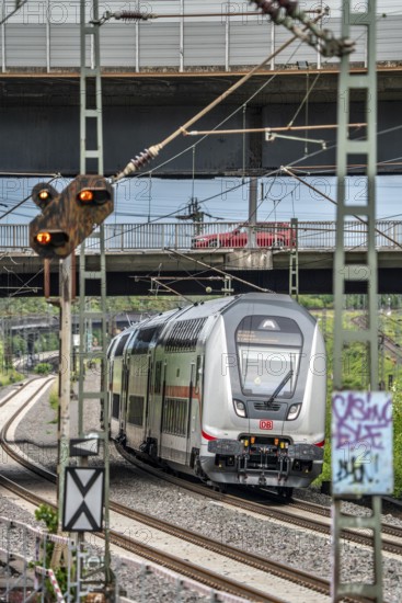 IC2 train, double-decker Intercity, on the line between Bochum and Dortmund, at Dortmund-Marten,