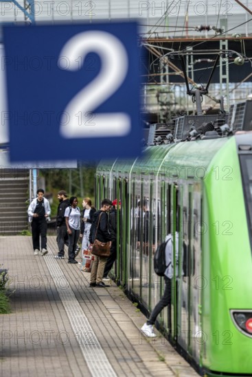 S-Bahn train, S4, on the line between Bochum and Dortmund, Dortmund-Marten-Süd S-Bahn station,