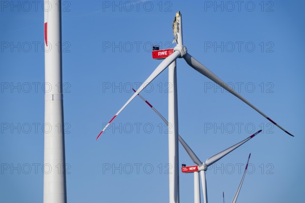 Defective wind turbine, bent rotor blade, in the Bedburg A44n wind farm, in the Garzweiler