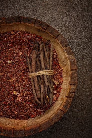 Madder dye, Endro, rhizome for coloring eggs, powder from the roots of endro with onion husks, in a