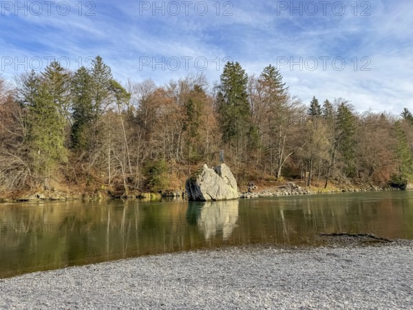 Georgenstein, rock with a saint in the river Isar with autumn colors, Isartal landscape protection