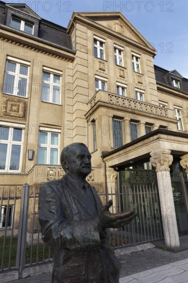 Villa Horion, House of Parliamentary History, Statue Minister-President Johannes Rau, Düsseldorf,