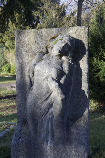 Grave sculpture hand holding female figure, Willy Schlatter Historical Tomb, North Cemetery