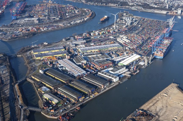Tollerort, container loading, unloading, container, warehouse, logistics, container port Hamburg,