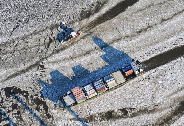 Germany, ship, container ship, commercial shipping, obstruction, freight connection, ice, ice,