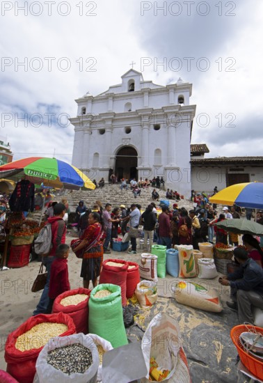Market in Chichicastenango, in the back the Santo Tomás Church, Highlands, El Quiché Department,