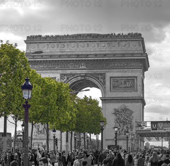 View of the Arc de Triomphe seen from the Champs Élysées, black and white, Paris, France