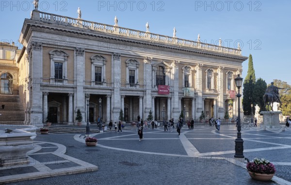 Palace of the Conservators (Palazzo dei Conservatori), tourists in Piazza del Campidoglio on the