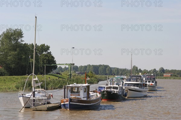 Boats, pleasure boats, pier, river Leda, water sports club, Rhauderfehn, East Frisia, Germany