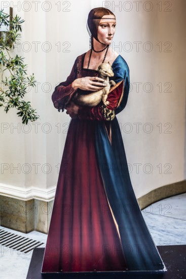 Display, lady with an ermine, first portrait of Leonardo da Vinci, around 1489, oil on panel,