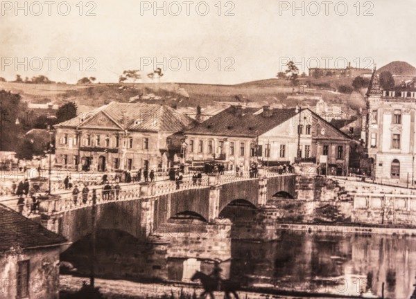 View from the first bridge over the Vistula on the Podgorze side, photo from 1916, Old Synagogue —
