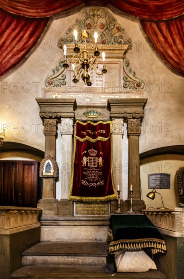 Torah shrine, Remuh Synagogue, 1553, one of two synagogues still in use today, Kazimierz Jewish
