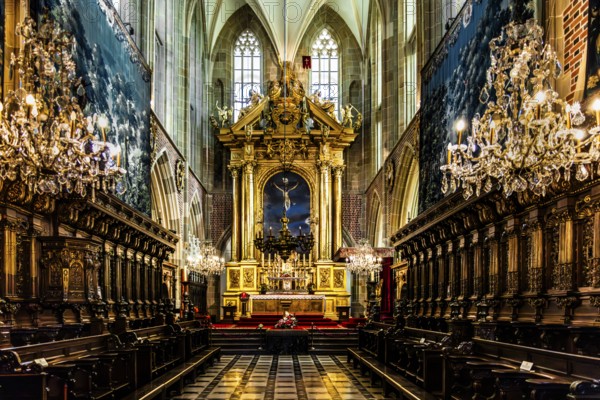 Baroque main altar in the choir room by Giovanni Battista Gisleni, 1650, painting of the