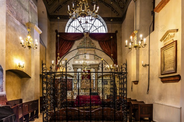 Bima, Remuh Synagogue, 1553, one of two synagogues still in use today, Kazimierz Jewish Quarter,