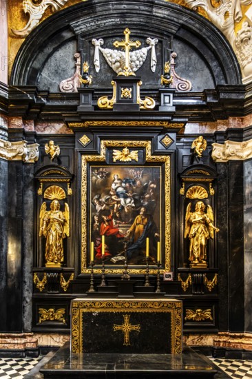 Altar in the Vasa Chapel, one of the 19 chapels, Wawel Cathedral, Coronation and Burial Church of