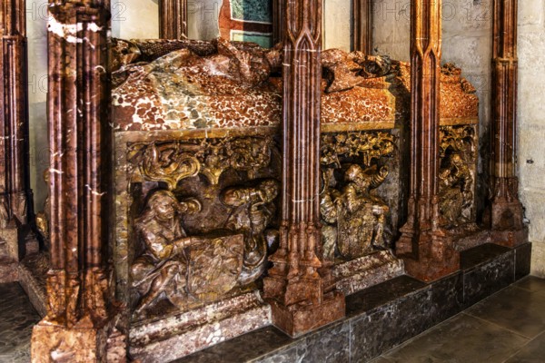 Holy Cross Chapel, also Jagiellonian Chapel, burial chapel for King Casimir IV and his woman Queen