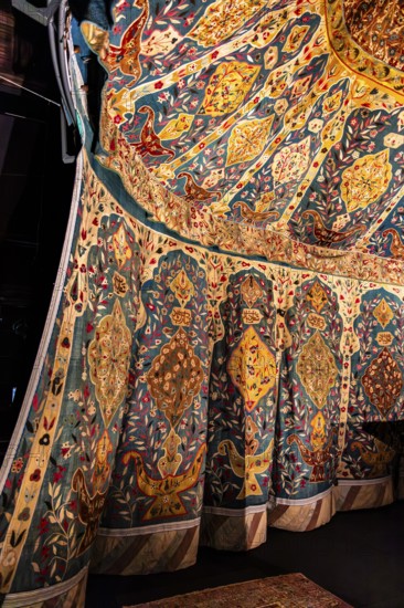 Ottoman grand tent, 17th century, artistic craftsmanship, captured during the Ottoman Siege of