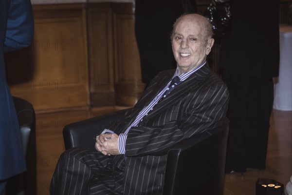 Daniel Barenboim in front of a dinner in honor of the honorary citizen of Berlin, Federal President