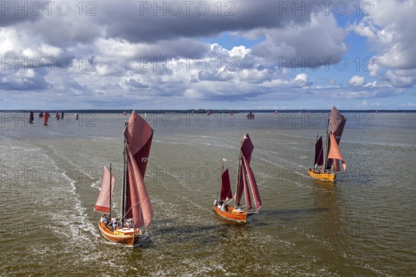 Zeesenboots, Zeesboots, Zeeskähne, traditional wooden wide-hulled sailing boats, Haffboot in