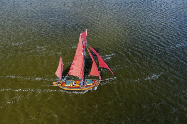 Zeesenboot, Zeesboot, Zeeskahn, traditional wooden wide-hulled sailing boat, Haffboot in