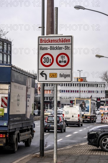 Information on bridge damage to a road bridge over a railway line, weight limit, axle load